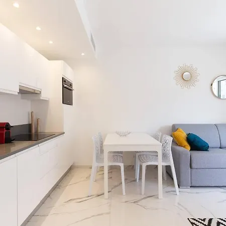 Brand New 2 Bedrooms Next To Croisette ! Канны