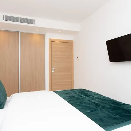 Brand New 2 Bedrooms Next To Croisette ! Апартаменты Канны