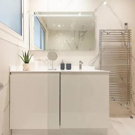 Brand New 2 Bedrooms Next To Croisette ! Канны