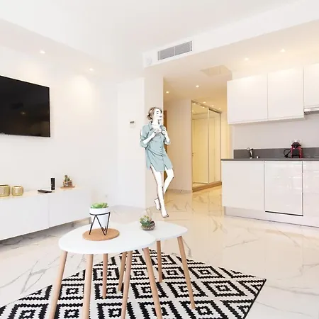Brand New 2 Bedrooms Next To Croisette ! Апартаменты